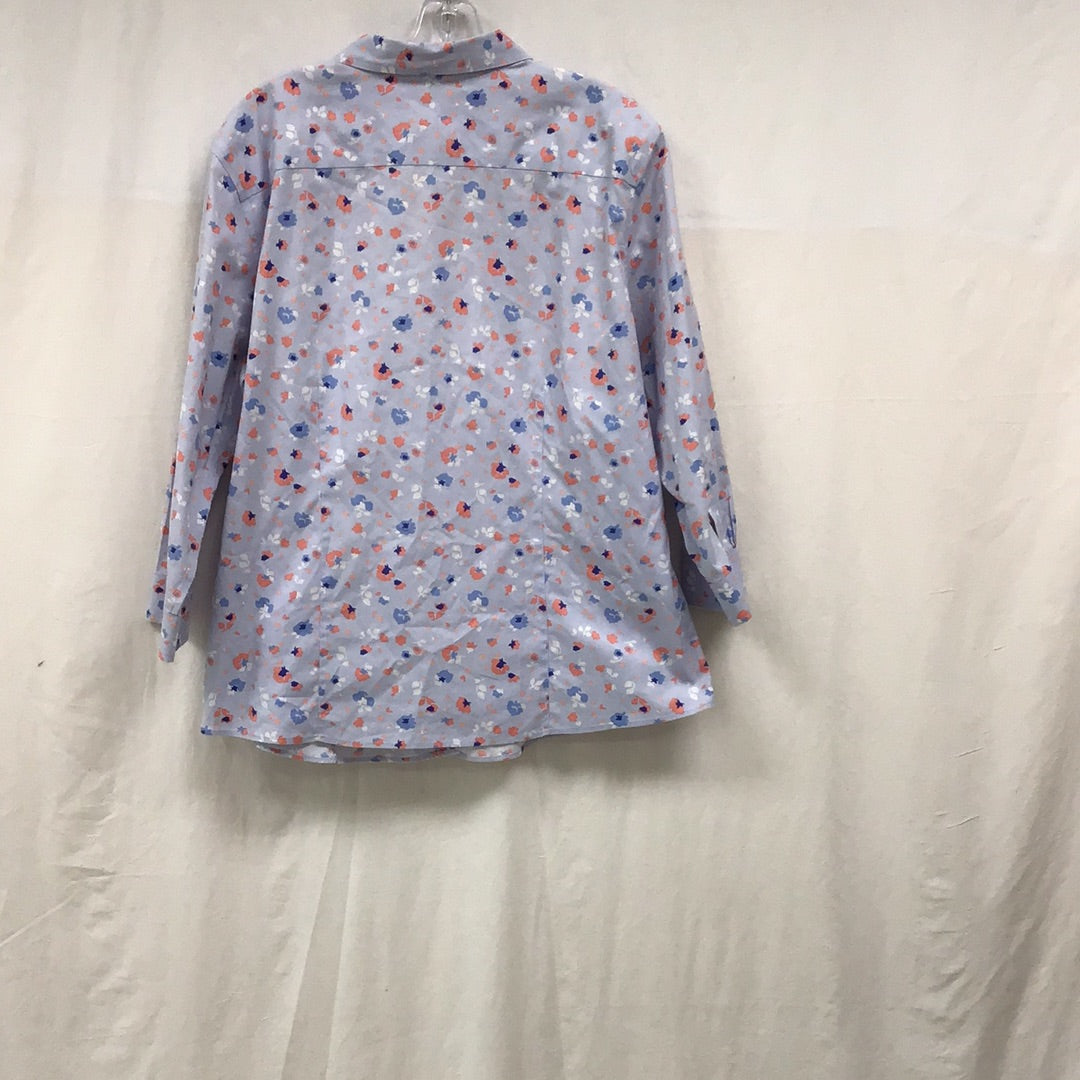 L.L. Bean Wrinkle Free XL REG Women Light Blue Floral Button Down Shirt